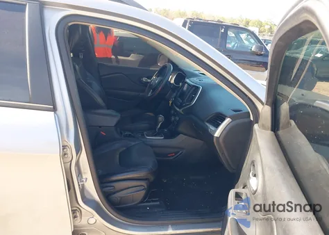 2016 Jeep Cherokee Trailhawk from USA, damaged, VIN 1C4PJMBS0GW226922